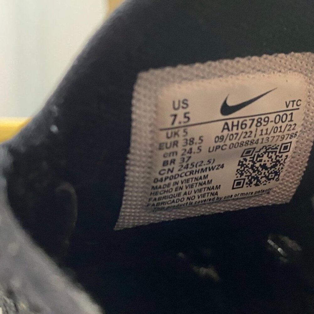 Nike Air Max 270 Black White Sneakers Women’s 7.5 Lifestyle Running Shoes - Picture 12 of 15